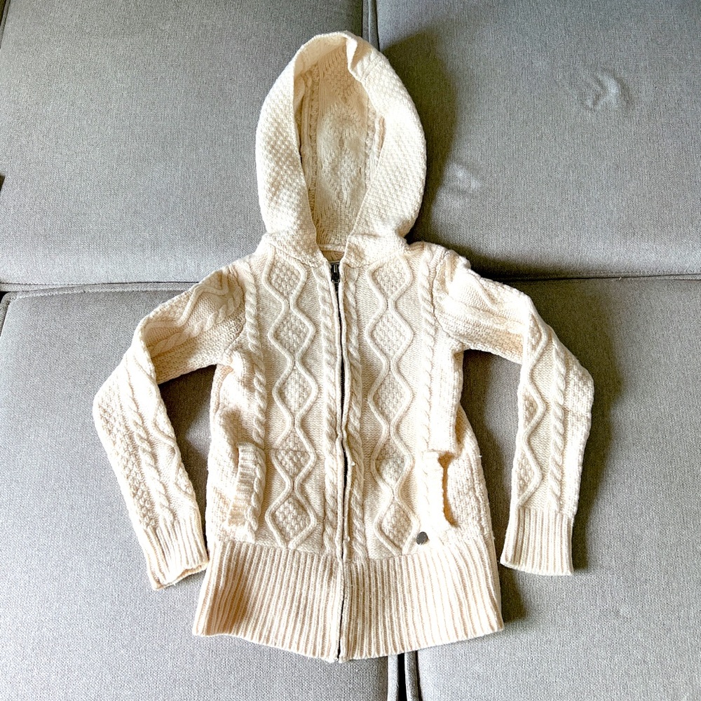 Super cute Sweater from Aritzia TNA